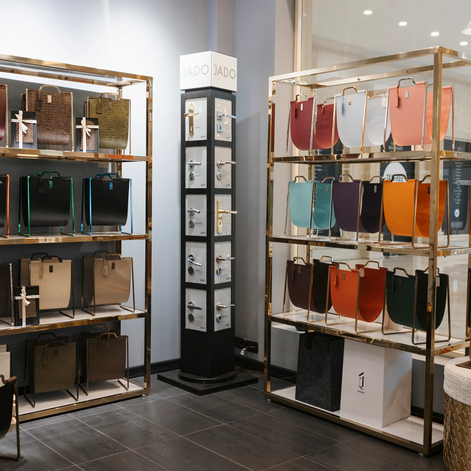 В «Крокус Сити Молле» открылся интерьерный бутик House of Art