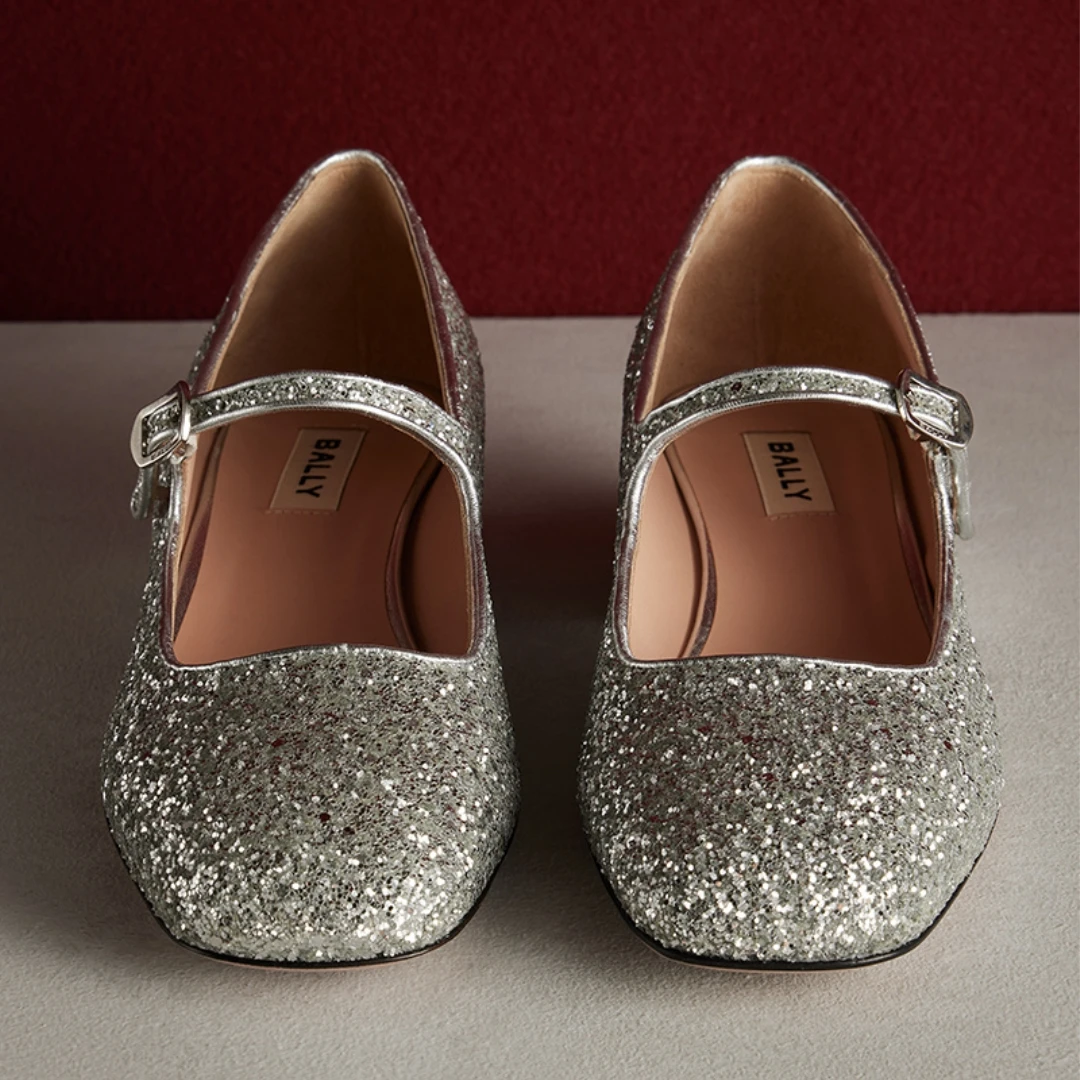 Новогодние скидки в «Крокус Сити Молле» продолжаются