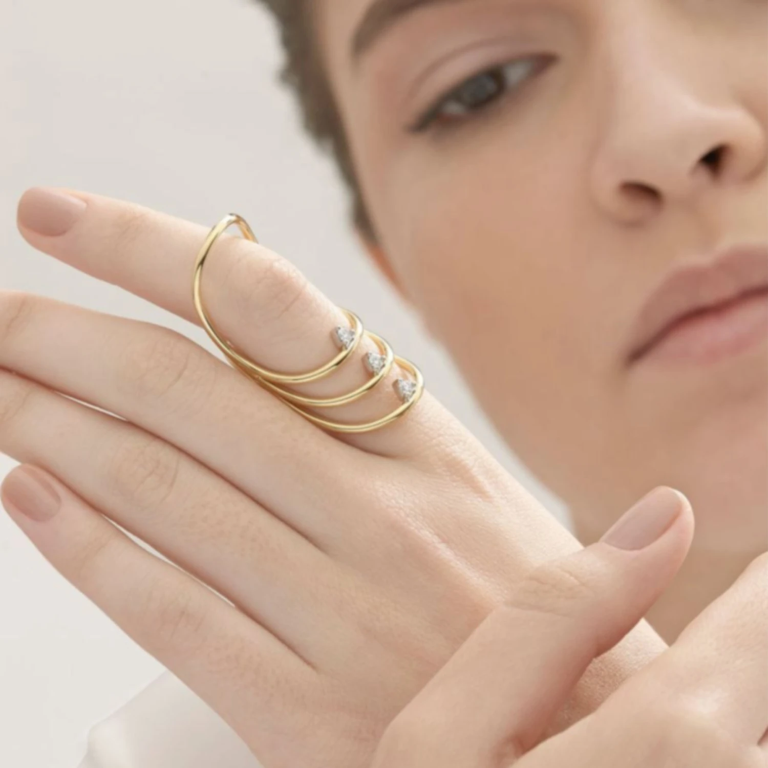 Особое предложение к 8 Марта от салона HStern