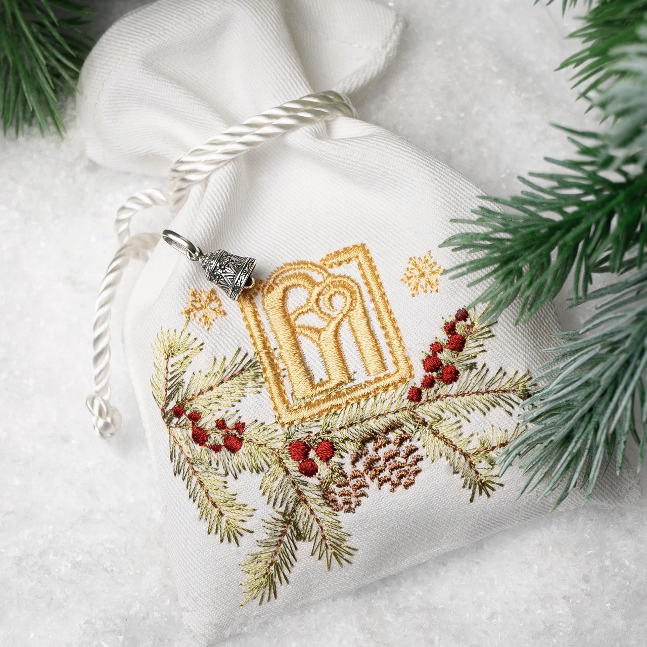 Подарки от ювелирного салона «Владимир Михайлов»