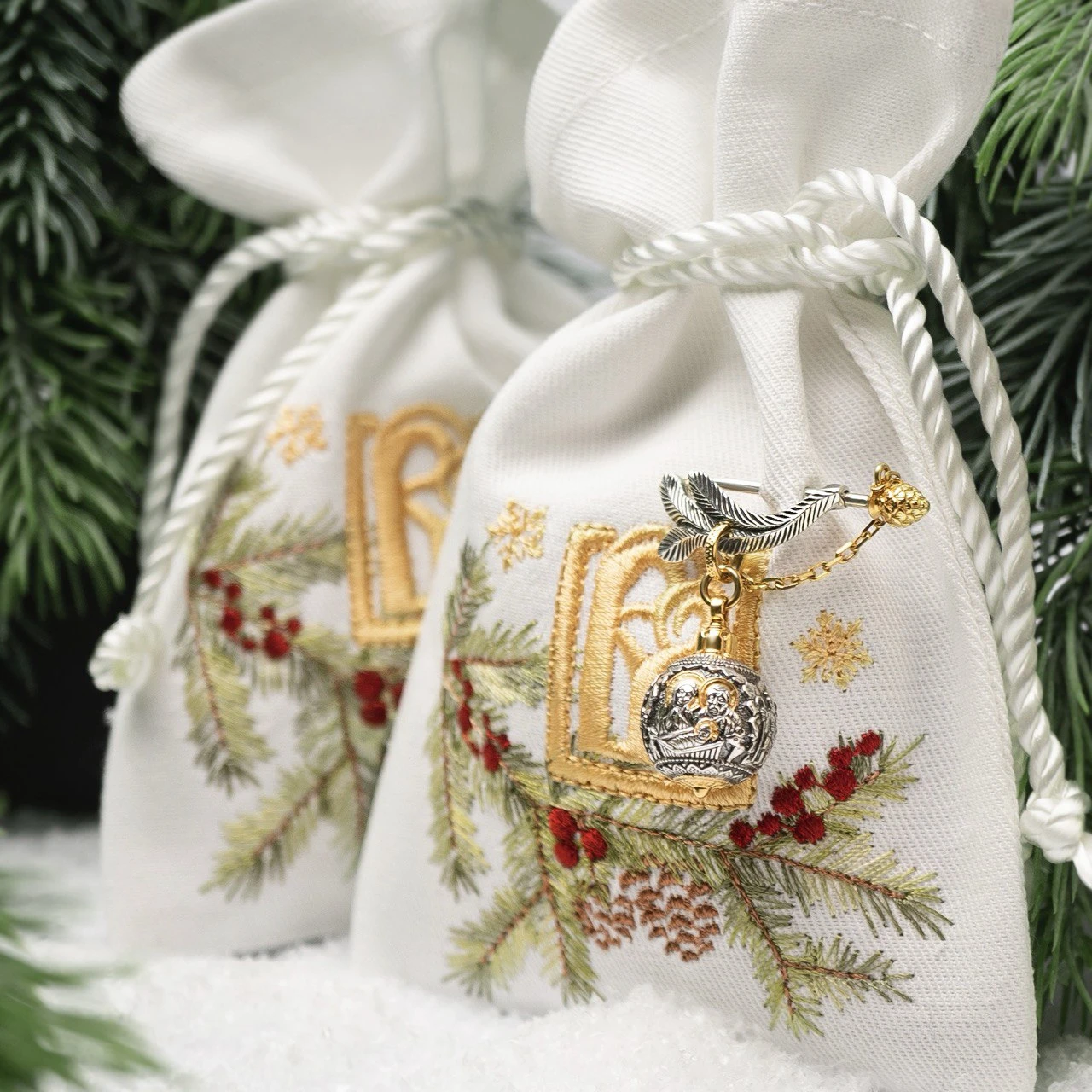 Подарки от ювелирного салона «Владимир Михайлов»