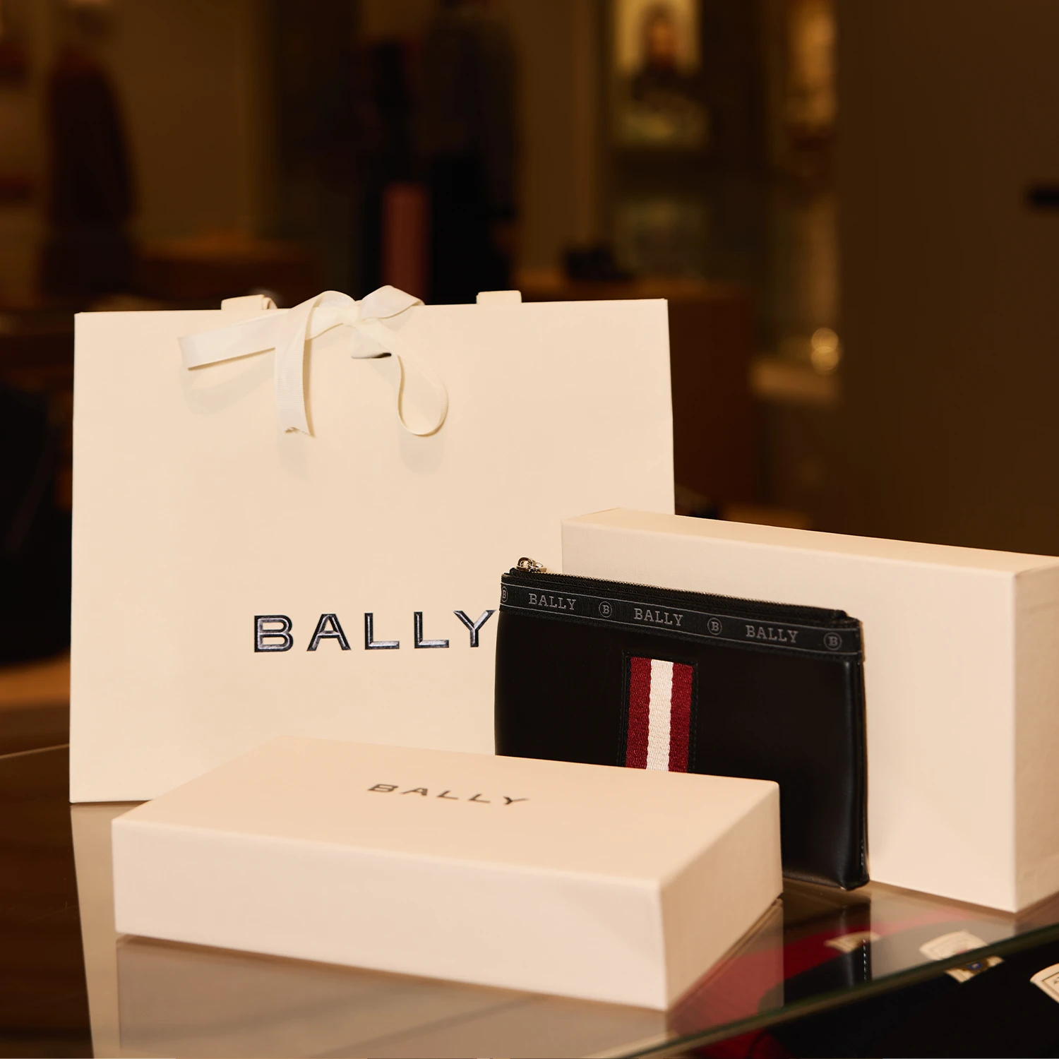 Финальный этап SALE в бутике BALLY