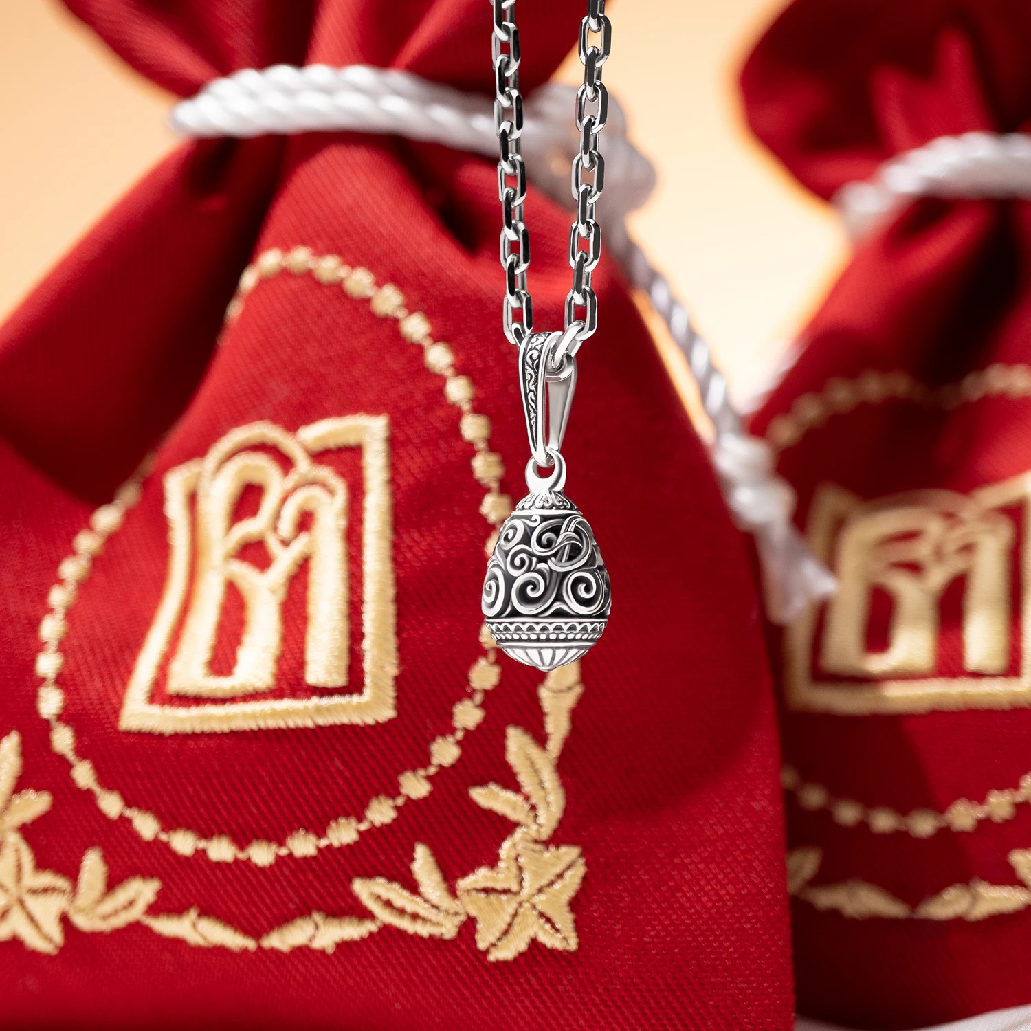 «Владимир Михайлов» поздравляет с праздником Пасхи 