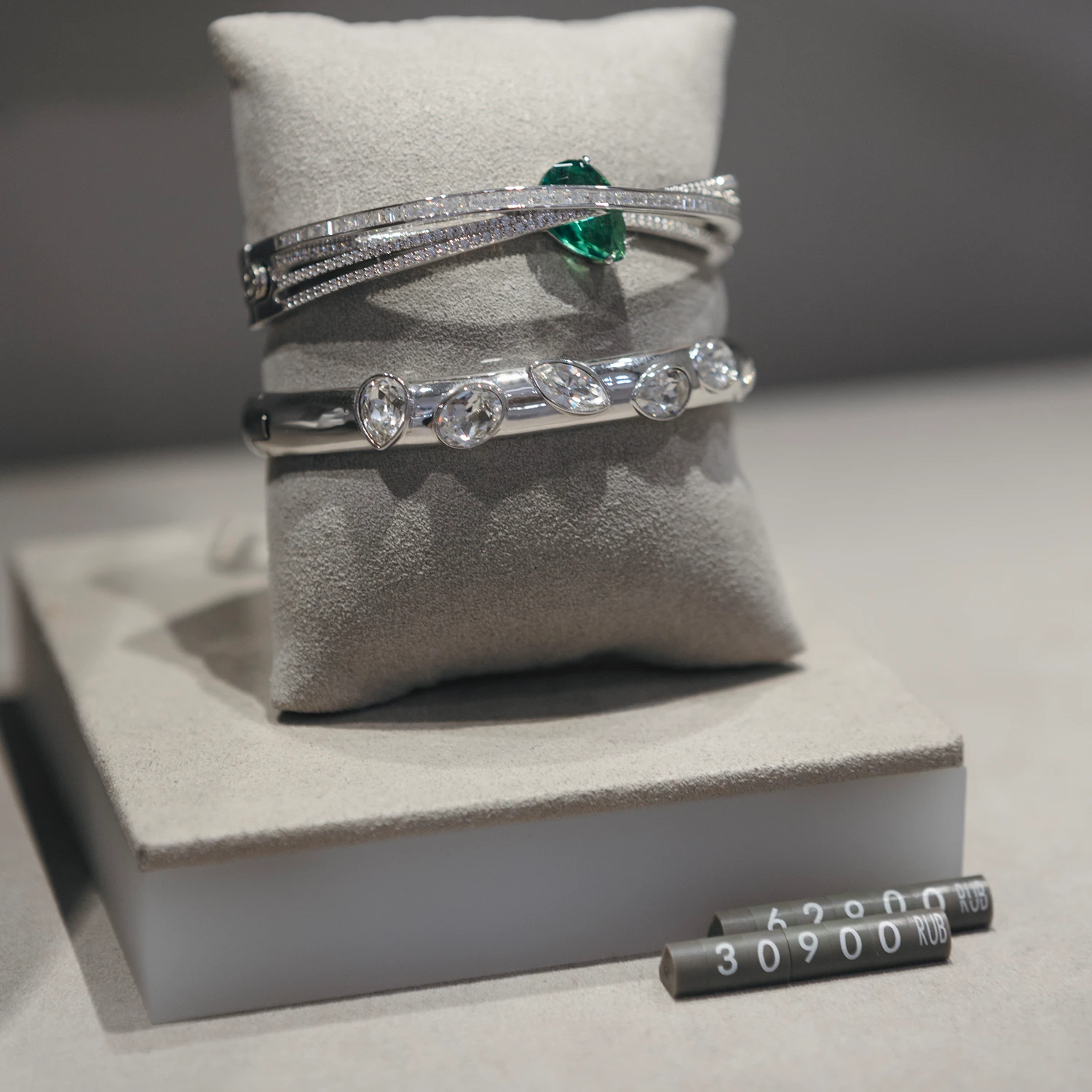 Блестящая Черная пятница в бутике Swarovski