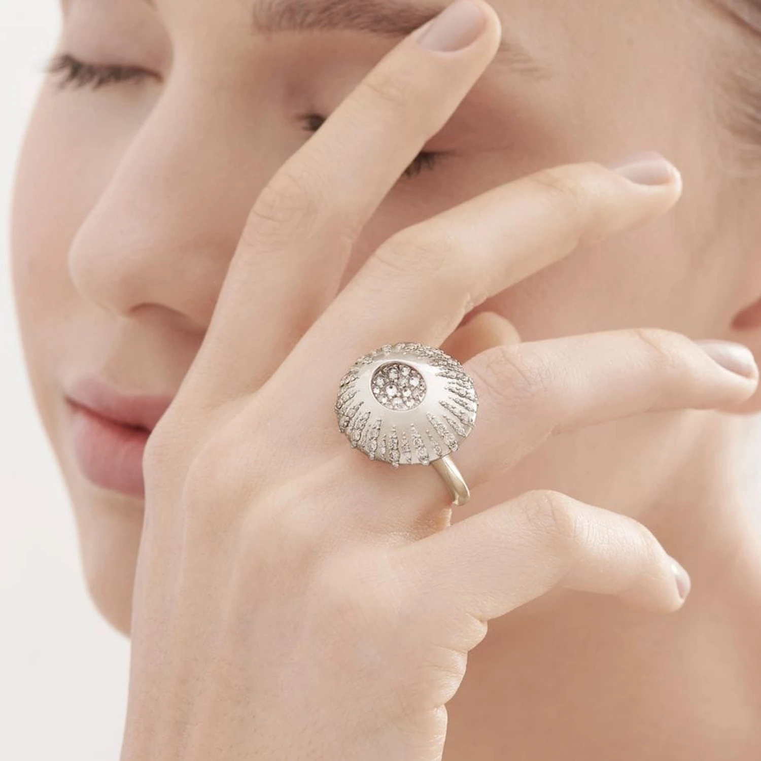 Новогодние подарки для себя и близких в Ювелирном бутике HStern